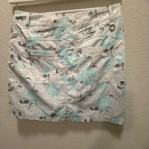 Daily Sports White and Blue Skorts size 4